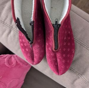 Women's Red Zip-Up Slippers